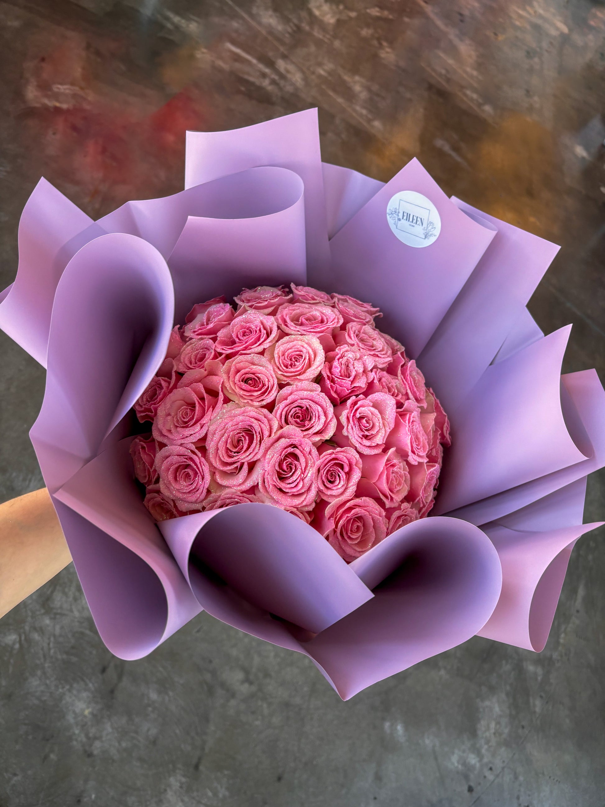 25 Glitter Roses – Eileen Floral